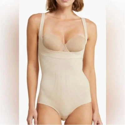 Macacão Miraclesuit Busto Aberto Borda Maravilhosa Bege Nude Tamanho 3XL Novo com etiquetas - Imagem 1 de 4