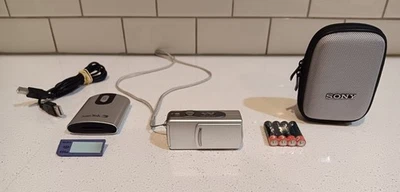 Sony Cybershot U DSC-U20 Digital Camera Bundle + Battery, Memory, Reader |MINT| - Image 1 of 4