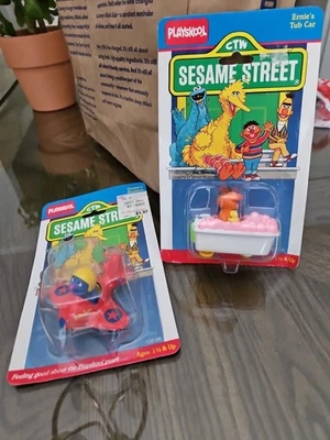 2 vehículos fundidos a presión Sesame Street Playskool 1987 nuevos en paquete Grover Ernie tub car Foto 1 de 4