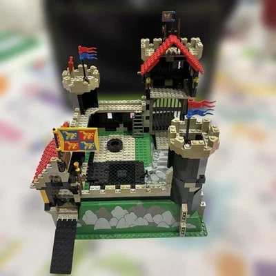 LEGO Knight's Castle 6086 System Castle Black In 1992 Used Retired As Is - Image 1 of 4