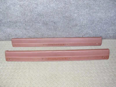 86-88 MAZDA RX7 FC3S PUERTA IZQUIERDA Y DERECHA ALFÉIZAR PLACA MOLDURA JUEGO ROJO OEM Foto 1 de 4