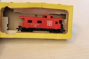 HO Scale Model Power, Cupola Caboose, Santa Fe, Red #7240 BNOS - Picture 1 of 3