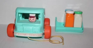Camión de juguete Fisher Price Milk Wagon de colección No. 131 con caja y 4 botellas - Imagen 1 de 8