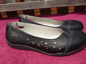 Cushion Walk Black Leather Slip on Flat Shoes Size 7 E . - Picture 1 of 12