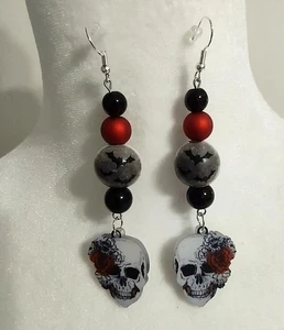 Handgefertigte Ohrringe, Halloween, Totenkopf, Rose, Fledermäuse, Gothic Cool FUn - Bild 1 von 1