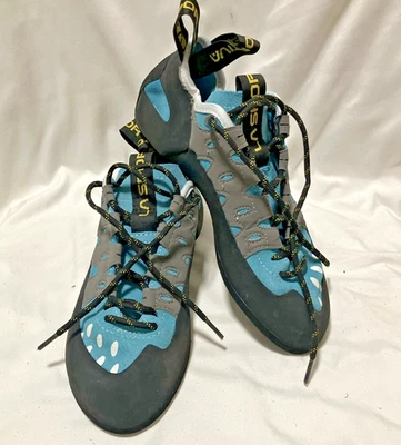 Reduced / La Sportiva Tarantulace 10QTU Climbing Shoes - Women's  US 6.5 - Image 1 of 4