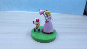 World of Nintendo Micro Land U Peach and Toad Blind Bag Figures - Picture 1 of 3