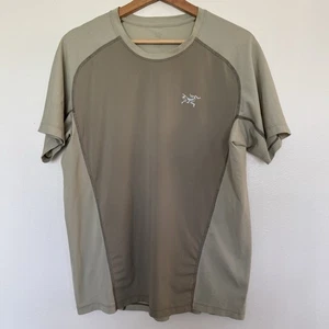 Camisa Arc'teryx Para Hombre Mediana Logo Arcteryx Rendimiento Poliéster Ligero - Imagen 1 de 10