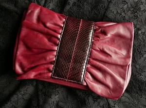 VINTAGE weinrote Leder Meyers USA Clutch / Umhängetasche, Rüschen vorne - Bild 1 von 11