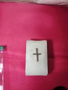 10k Gold Kreuz Anhänger mit 10 Diamant Steinen 0,23 VA Stempel. - Bild 1 von 4