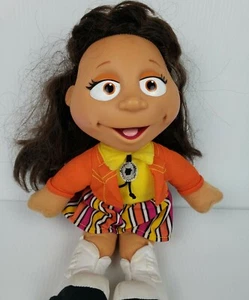Vintage The Puzzle Place Kiki Flores 14" bambola ragazza Fisher Price 1994 PBS - Foto 1 di 12