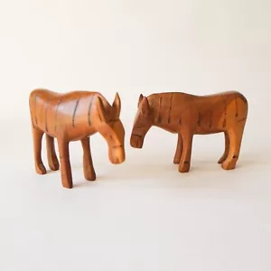 Figuras esculturas animales africanos tallados a mano cebras de madera - Imagen 1 de 7