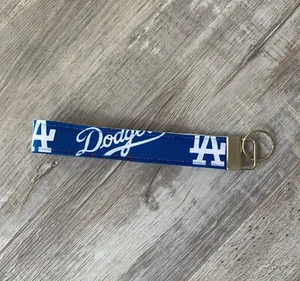 Los Angeles Dodgers Armband Schlüsselanhänger 1 "breit 6-8" lang mit Schlüsselring neu blau Anhänger - Bild 1 von 3