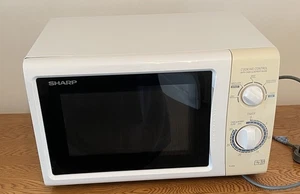 White Microwave Oven Sharp R206 working condition  - Picture 1 of 5