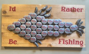 I'd Rather Be Fishing Coors tappo bottiglia leggero pesce fatto a mano arte popolare insegna decorazione - Foto 1 di 3