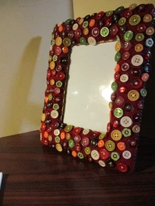Sewing Novelty Picture Frame Covered with Many Buttons - Picture 1 of 3