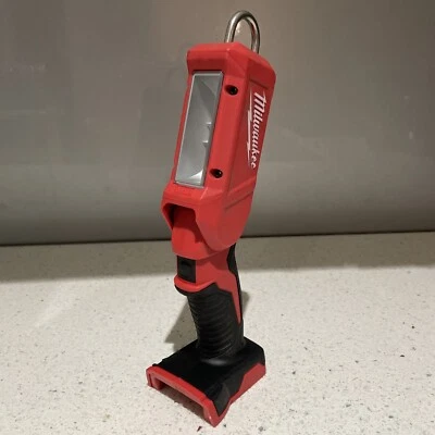 Genuine Milwaukee M18IL LED WORK LIGHT SKIN ONLY 18V M18IL-0 - Image 1 of 4