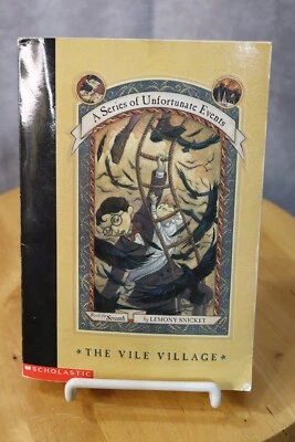 The Vile Village (A Series of Unfortunate Events #7) - Paperback - - Image 1 of 2