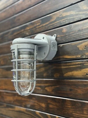 Made in China Old Aluminum Metal Exterior Wall Mount Lithonia Lighting Lot of 5 - Image 1 of 4