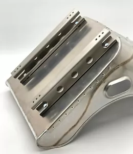 Aluminium Schalensitz - feste Läufer - Sockel passend zu unseren aufgeführten Sitzen montiert - Bild 1 von 8