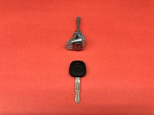 2005-2009 Scion TC Conductor Delantero Izquierdo Puerta Candado Cilindro W/ Key - Imagen 1 de 4