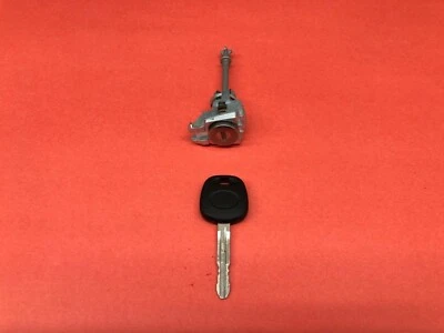 CILINDRO CERRADURA PUERTA DELANTERA IZQUIERDA CONDUCTOR SCION TC 2005-2009 CON LLAVE NUEVO DL853 Foto 1 de 4