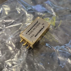 VIBRASPONDER MOTOROLA QUARTZ CRYSTAL FREQUENCY GOLD K1000A 118.8 KZ NEW $29 - Picture 1 of 2