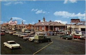 Postal de Wyoming de la década de 1960 "HOLDING'S LITTLE AMERICA" Motel/Parada de camiones autopista 30 - Imagen 1 de 2