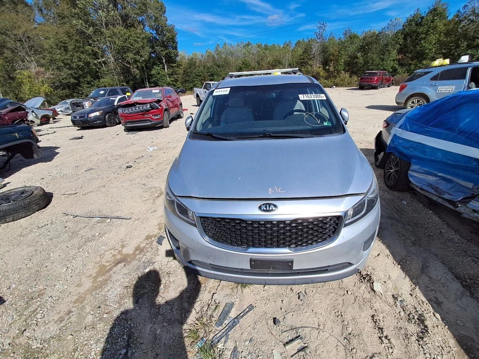 KIA SEDONA 2016 panel de capó usado camioneta local solo 66400A9000 124 k millas Foto 1 de 4
