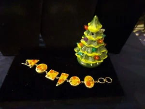 Unique, Colorful Acrylic Bracelet ,in Red,Yellow, Tan And Brown.Great Condition - Picture 1 of 18