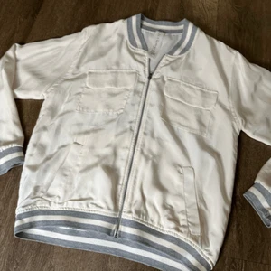 Laila & Savannah 100% silk white bomber lightweight jacket Womens Size Medium - Picture 1 of 10