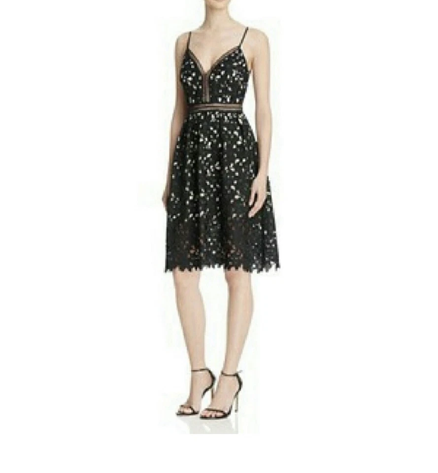 Vestido de cóctel Aqua negro encaje nude ilusión mediano Foto 1 de 4