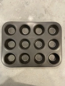 Betty Crocker Petit Muffin Cupcake Pan - Picture 1 of 6