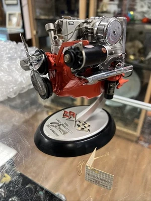 CORVETTE CHEVROLET 283 V8 Fuel Injected Engine Diecast 1:6 Franklin Mint 1991 - Image 1 of 4