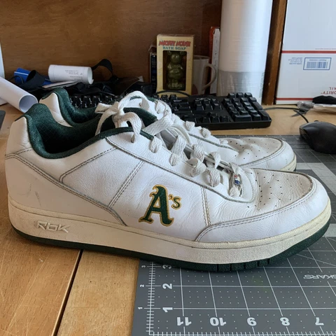 Reebok MLB Clubhouse Shoes Oakland A’s Athletics Sneakers Size 13 Suede Cover
