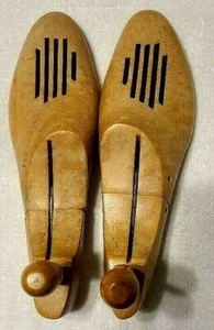 Pair of Vintage Wooden Shoe Tree/Insert/Stretcher Size 7C? Marked 7 3 - Picture 1 of 7