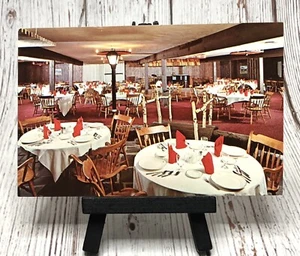 Town & Country Motor Lodge & Restaurant, Mountain Road, Stowe Vermont Postcard - Picture 1 of 4