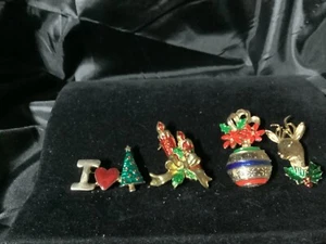 lot 4 christmas brooch pin reindeer candles bells I love Christmas holiday - Picture 1 of 2