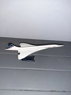 Modelo de avión vintage British Airways Concorde de soporte  Foto 1 de 4