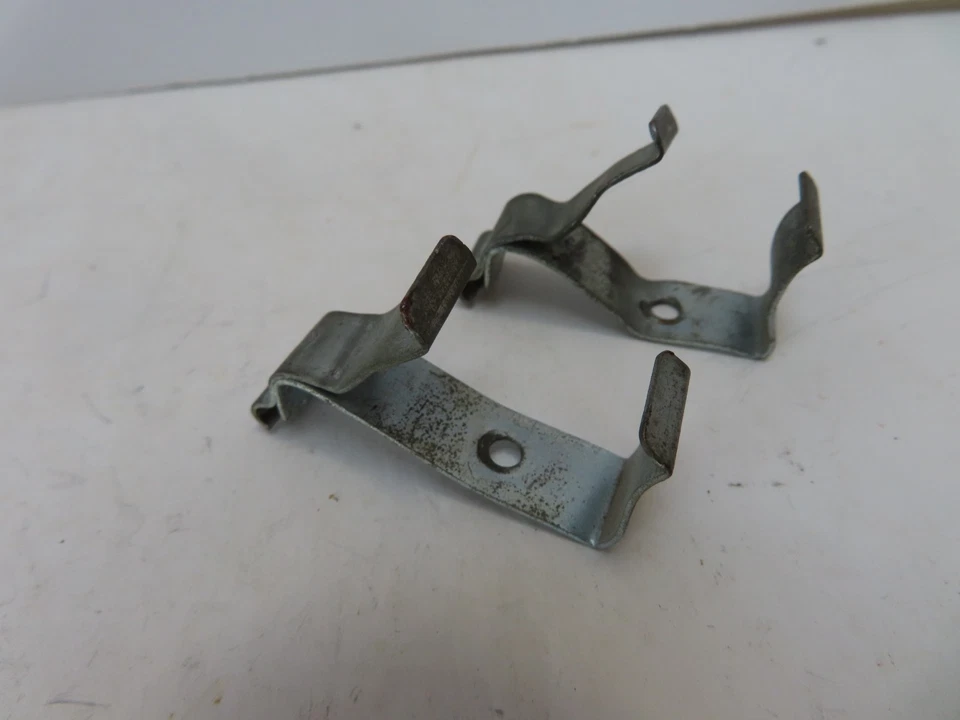 Juego ORIGINAL de soportes de manguera con tornillos para camión de bomberos Buddy l Foto 1 de 1