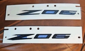 2023-25 Corvette Zo6 Emblems Carbon Flash - Picture 1 of 1