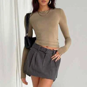 Damen Slim Fit Langarm Einfarbig T-Shirt - Stretchig Basic Y2K Crop Top - Bild 1 von 16