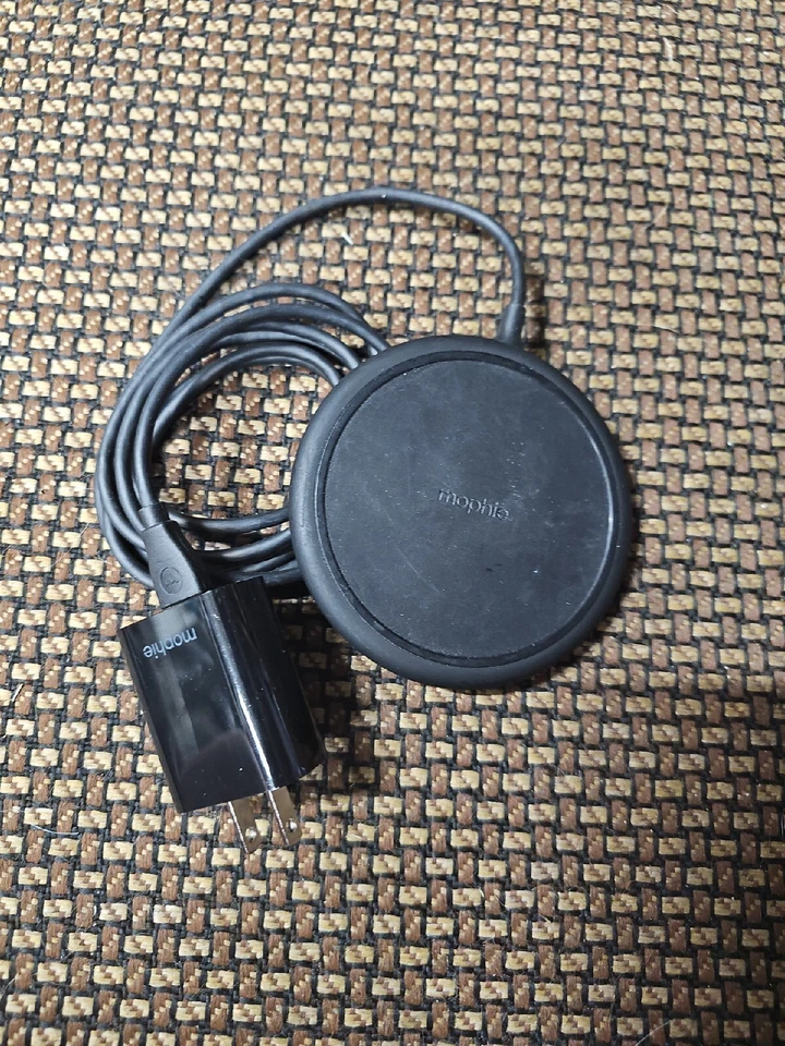 Mophie Charge Stream Pad Plus+ Qi Universal Wireless Charging Pad - Image 1 of 1