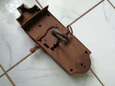 ANCIENNE SERRURE DE CHATEAU OU DE DEPENDANCE DE GROSSE MAISON BOUGEOISE - Photo 1/4