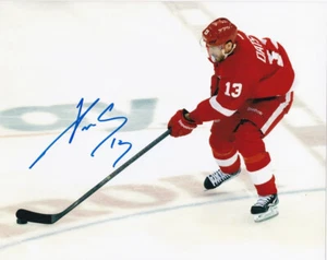 PAVEL DATSYUK SIGNED AUTOGRAPH 8X10 PHOTO DETROIT RED WINGS - Picture 1 of 1