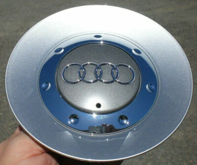 Tapa central Audi A4 2005-2011 nueva se adapta a rueda plateada de 10 radios 17" P/N 8N0601165D Foto 1 de 4