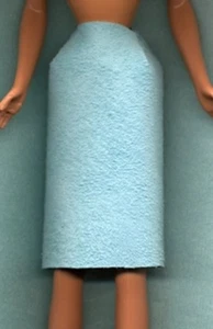 ROPA DE MUÑECA BARBIE - FALDA HASTA LA RODILLA AQUA - CUERO DE GAMUZA GENUINO - Imagen 1 de 1