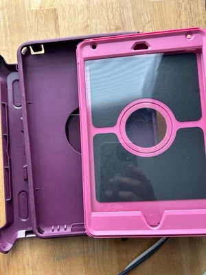 Funda OTTERBOX Defender para iPad Mini 4 - 4 piezas color baya Foto 1 de 4