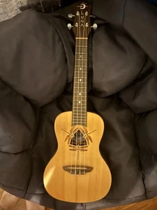 Ukulele - Picture 1 of 1