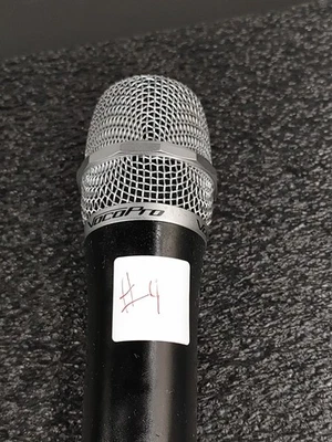 VOCOPRO UHF Wireless Microphone Q676.74MHz - Image 1 of 4